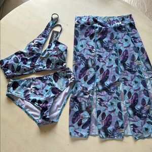 NWT - AI’MAGE 2 PIECE SWIMSUIT WITH A SKIRT COVER (sz small)